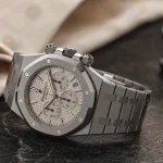 Audemars Piguet Royal Oak Chronograph acier ou or, gros plan lunette octogonale