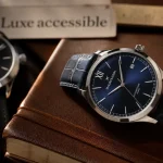 Mauboussin montres homme : montre cadran bleu sur carnet en cuir