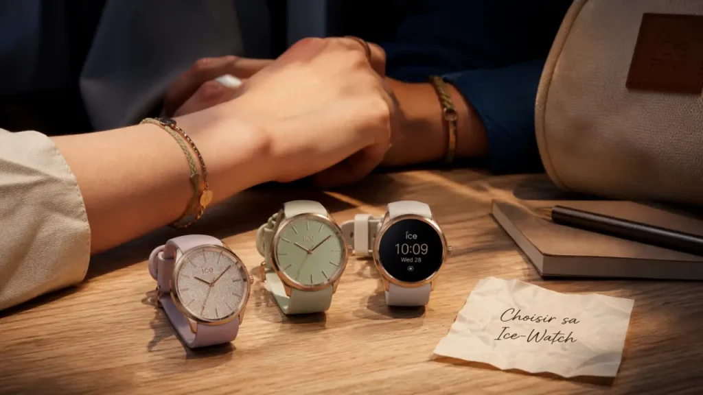 Montres ice watch femme, gros plan sur deux poignets