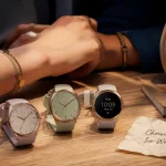 Montres ice watch femme, gros plan sur deux poignets