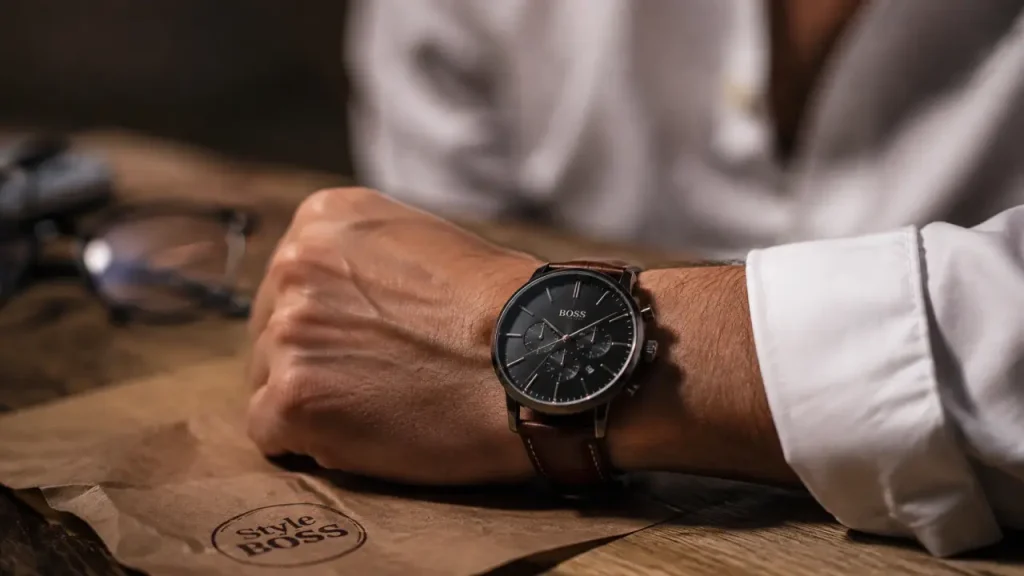 Boss montres homme : bracelet cuir, cadran noir, chronographe