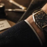 Montres franck muller homme Cintrée Curvex, chiffres signature au poignet