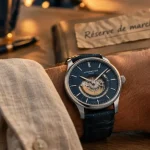 Meilleur montre automatique avec réserve de marche visible sur poignet masculin